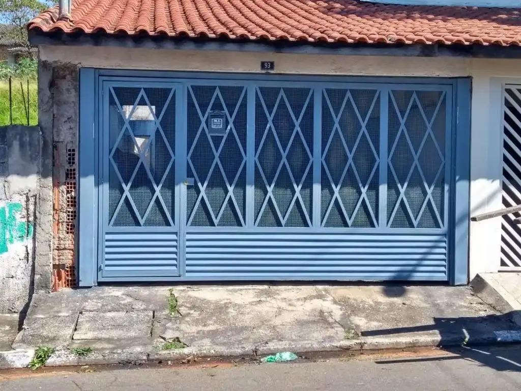 Portão fabricado e instalado pela M.I. Portões