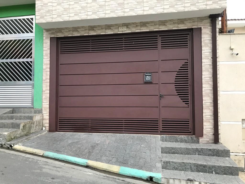 Portão fabricado e instalado pela M.I. Portões