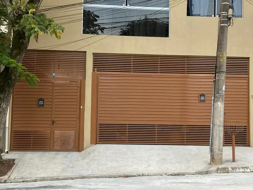 Portão fabricado e instalado pela M.I. Portões